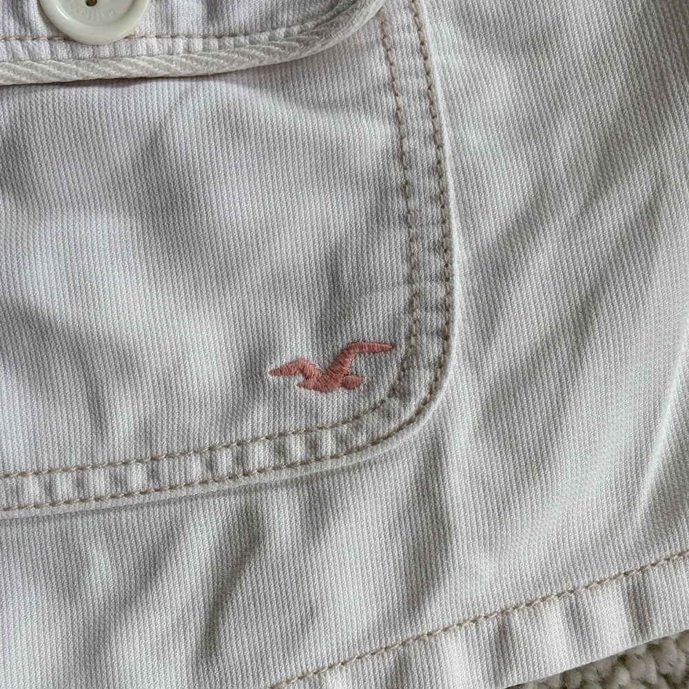 Vintage Hollister Women's Cream Cargo Shorts - Picture 10 of 12